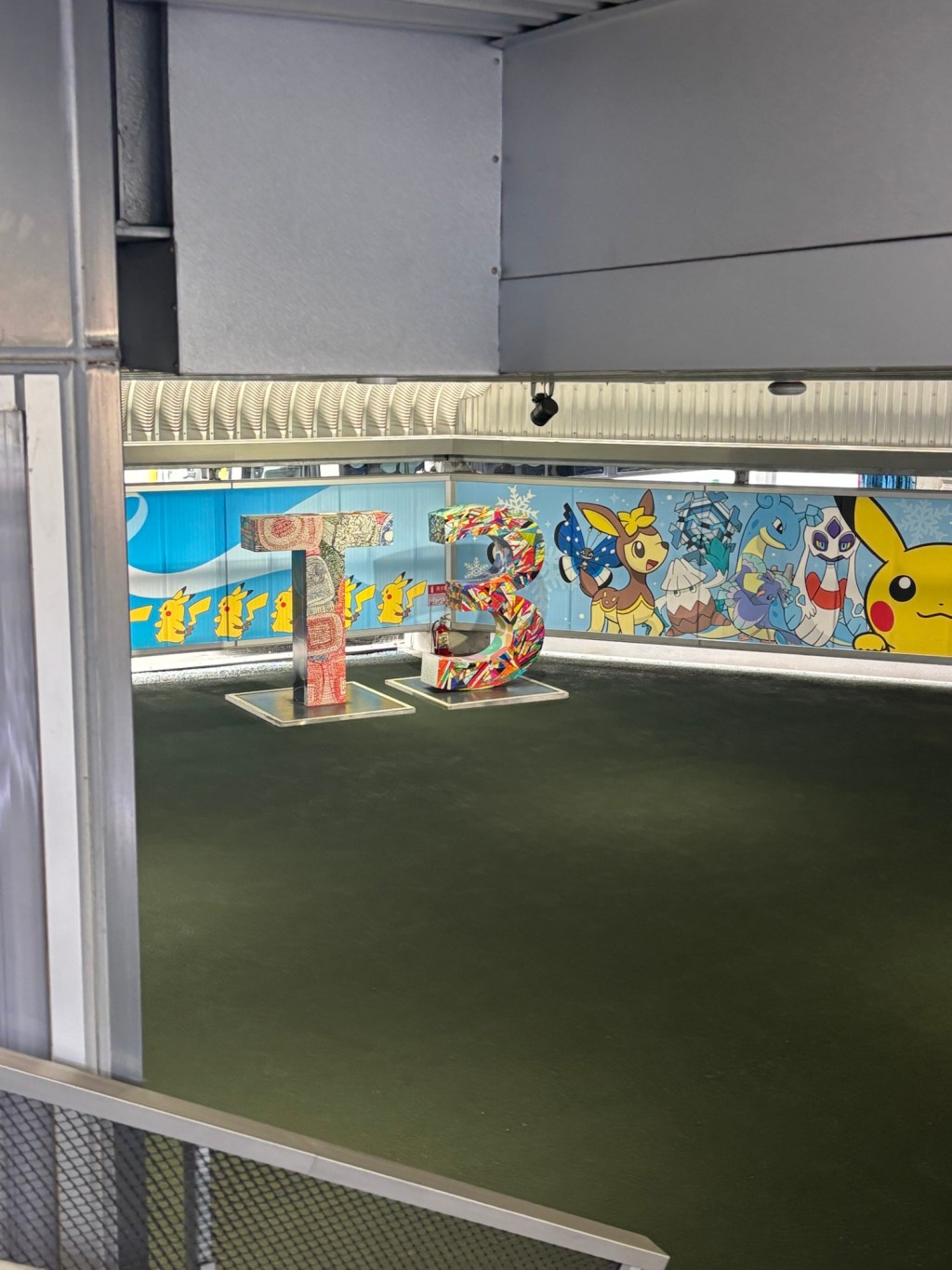 trip.com で予約したイースター航空🛫と出発日の水のペットボトル