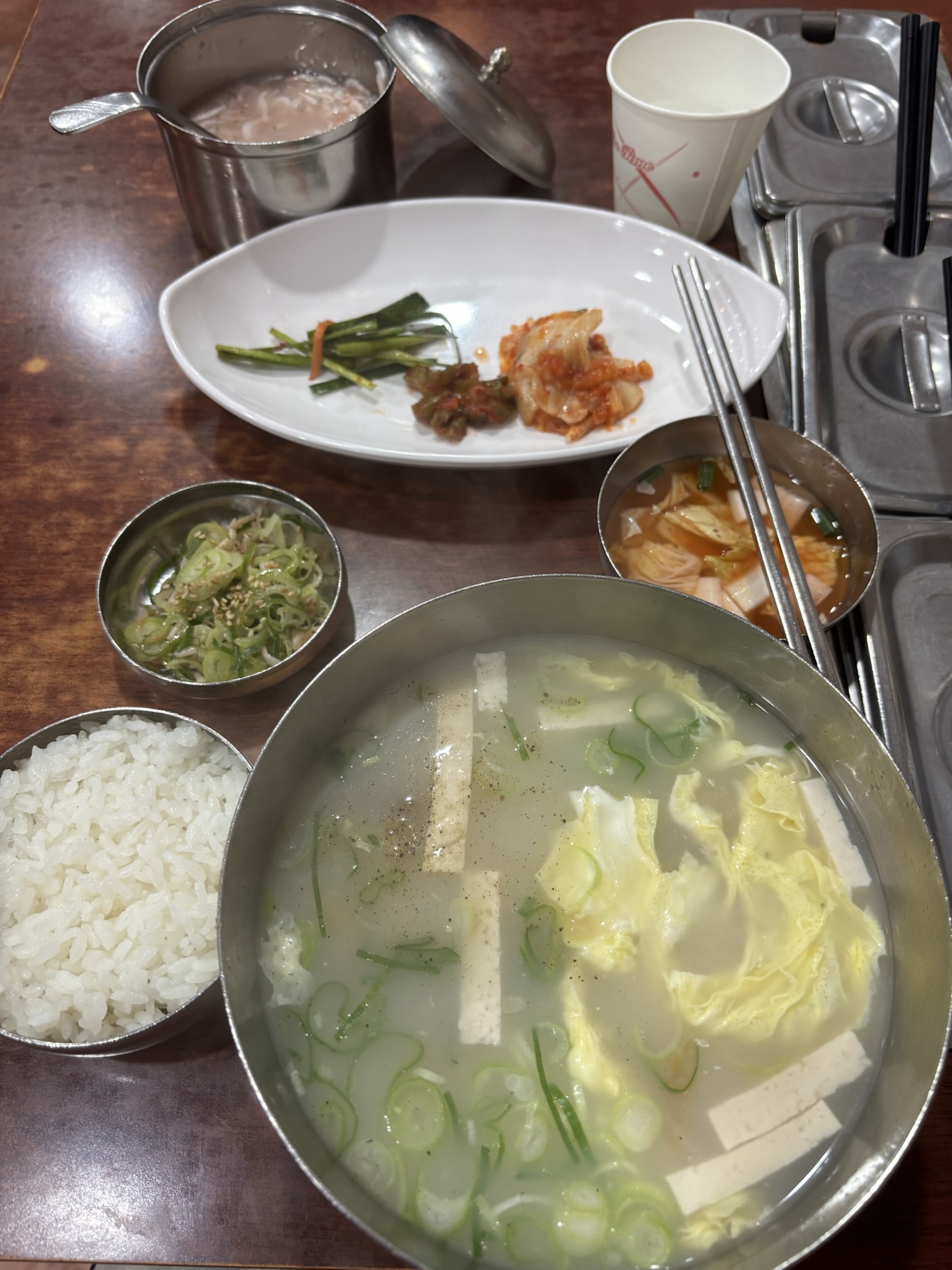 ソウル市庁駅近くの朝ごはん｜ムギョ洞プゴクチプで干したらスープを食べる